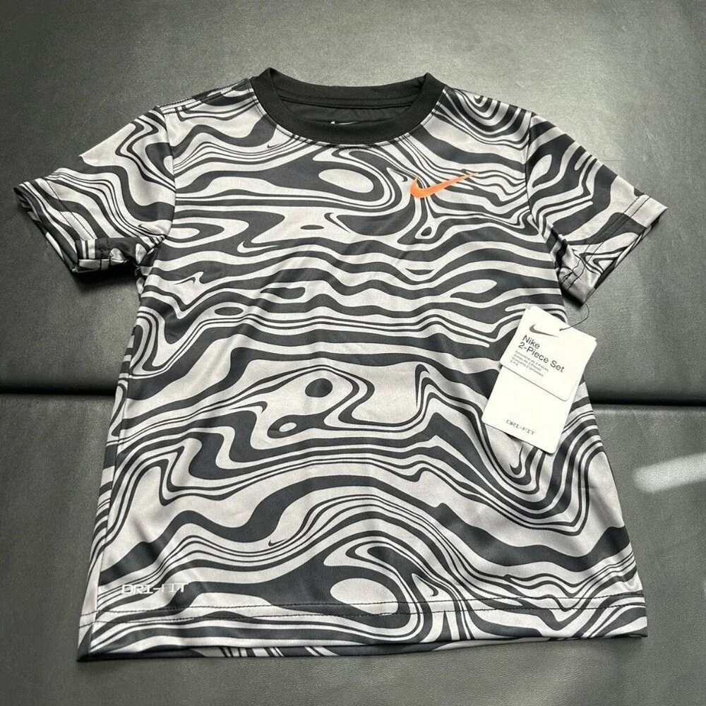 NWT Nike Athletic Set Boys size 7